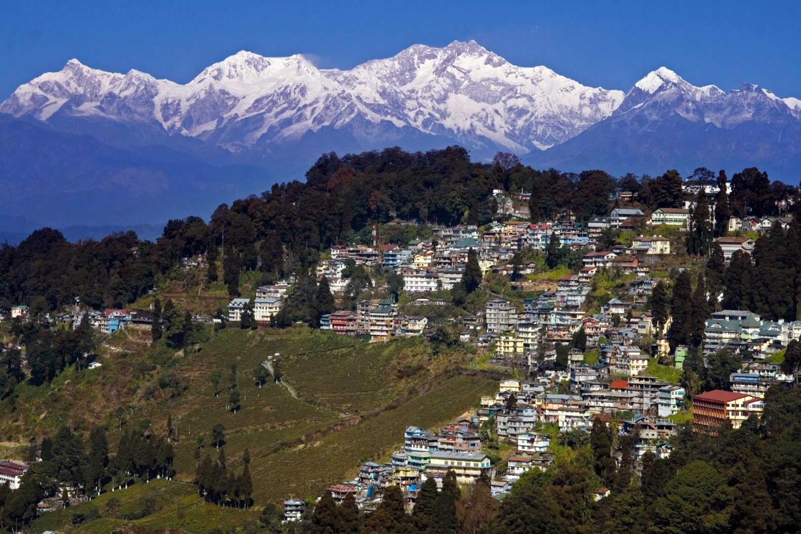 darjeeling is a tourist destination in which state